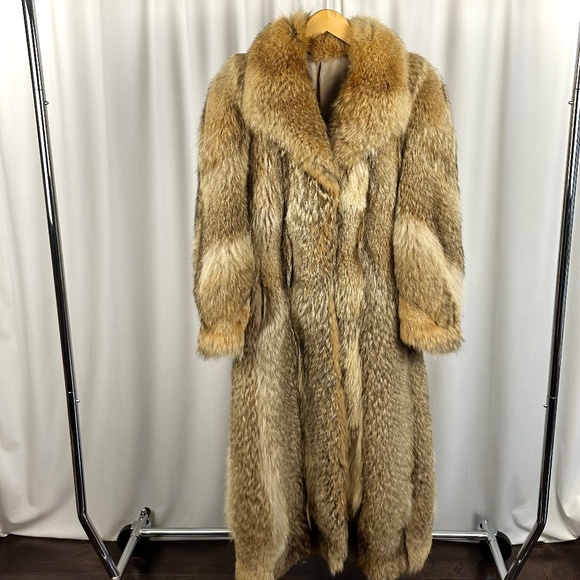 Vintage Coyote Thick Fur Floor Length Coat • Orange Brown • Winter - S/M - Picture 1 of 10
